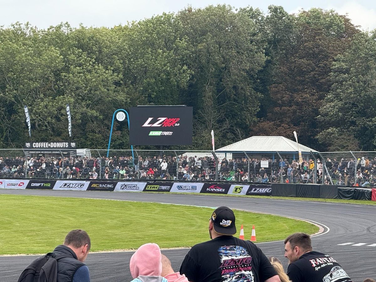 AVMatrix1's tweet image. 🤩 Great to be part of the production team capturing the electric atmosphere of the LZ World Tour 3.0 on mobile LED screens at #CastleCombeCircuit in Chippenham.🏎️💨
 
🌐 av-matrix.com/led-screen-hire
☎ 01937 844 320
 
#LEDscreenhire #eventprofs