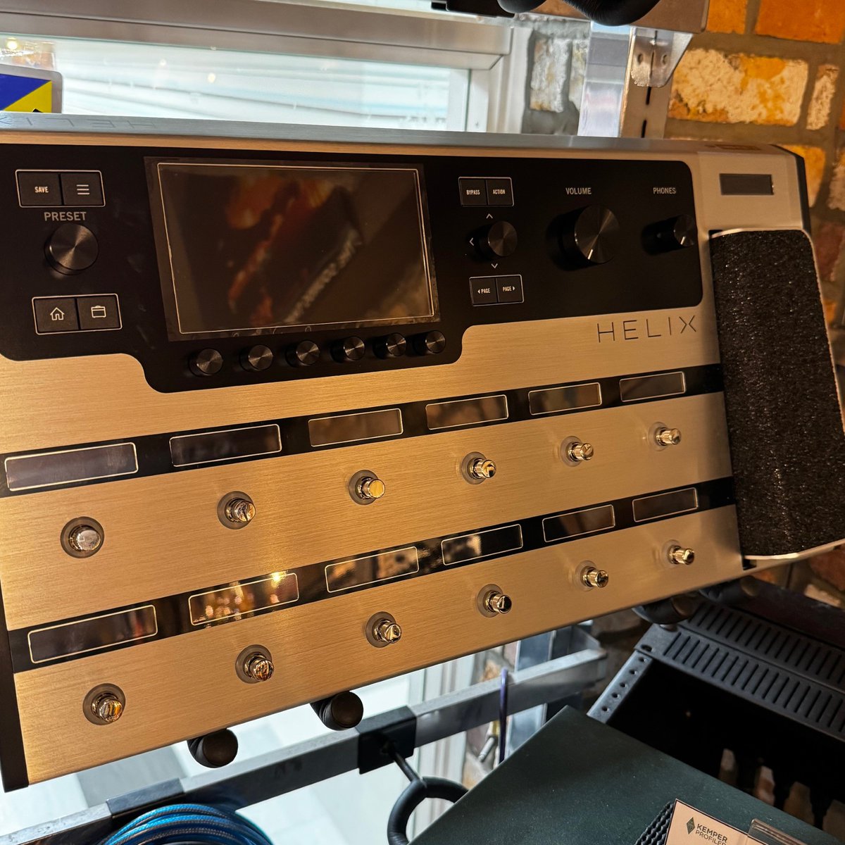 Helix limited edition 限定カラー ほぼ新品 イシバシ楽器 名古屋栄店 on X: 