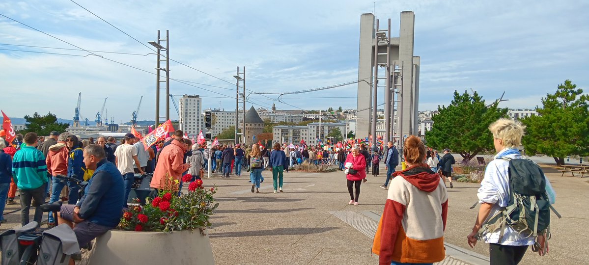 PascaleBrest's tweet image. Autant de monde à #Brest que la semaine detniere