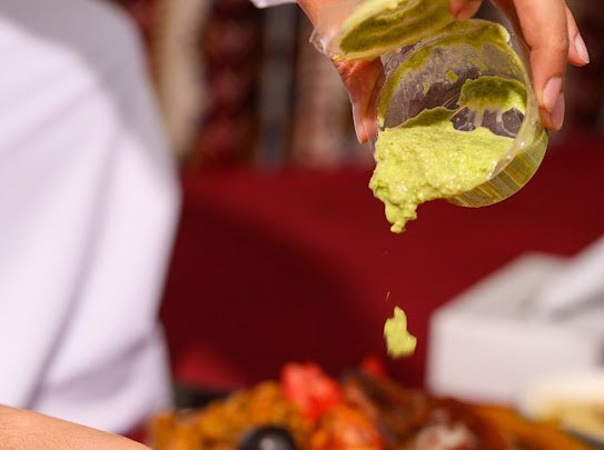 كل لقمه تنسيك اللي قبلها 😍🔥
تعال وجرب الطعم الأصيل في بيت الحنيذ 👌🏻

#بيت_الحنيذ #الحنيذ_على_اصوله