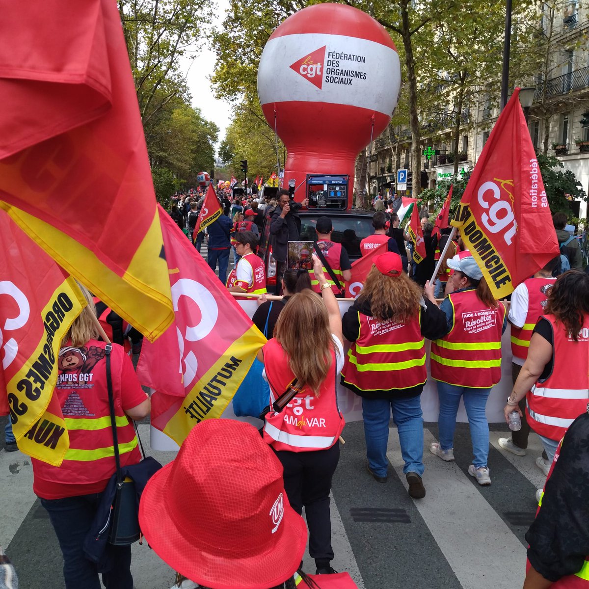 En grève et en manif sur Lille aujourd'hui, le 02 octobre ✊

Pour nos salaires, notre retraite, un autre budget...Tous dans la rue ✊

#CGT #02octobre #Lille