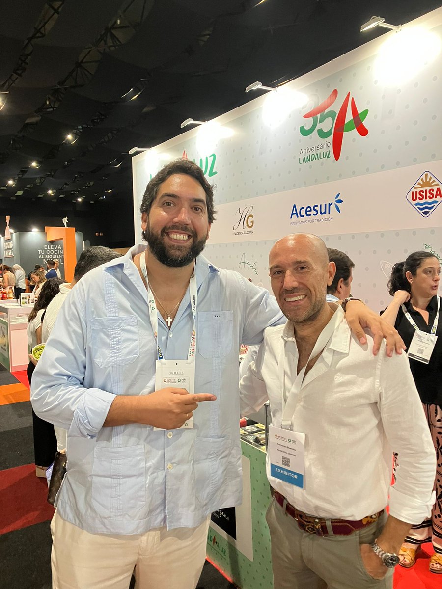 Lo mejor de cada evento es encontrarnos con gente del sector, caras conocidas y conversaciones que suman. 
¡Siempre un gusto compartir experiencias y sabor!

#Obando #PanaderiaObando #SaborObando #EncuentrosQueSumán