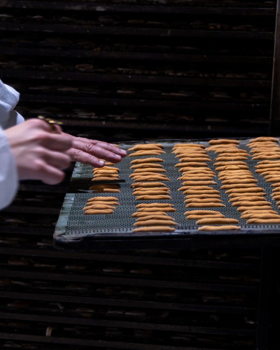 Crujientes, dorados y listos para disfrutarlos, los Picos Obando recién horneados son ese pequeño placer que necesitamos en cada comida.

#Obando #PanaderiaObando #PicosObando #SaborQueCruje #ReciénHorneados #SaborObando