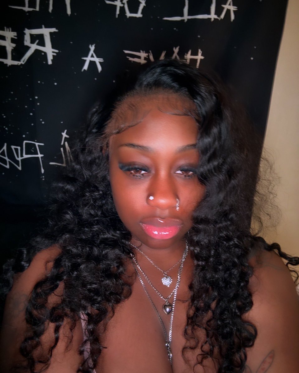 niniglitta's tweet photo. pretty brown brown. driving him wild 🤎 https://t.co/YNQGEhPMj3