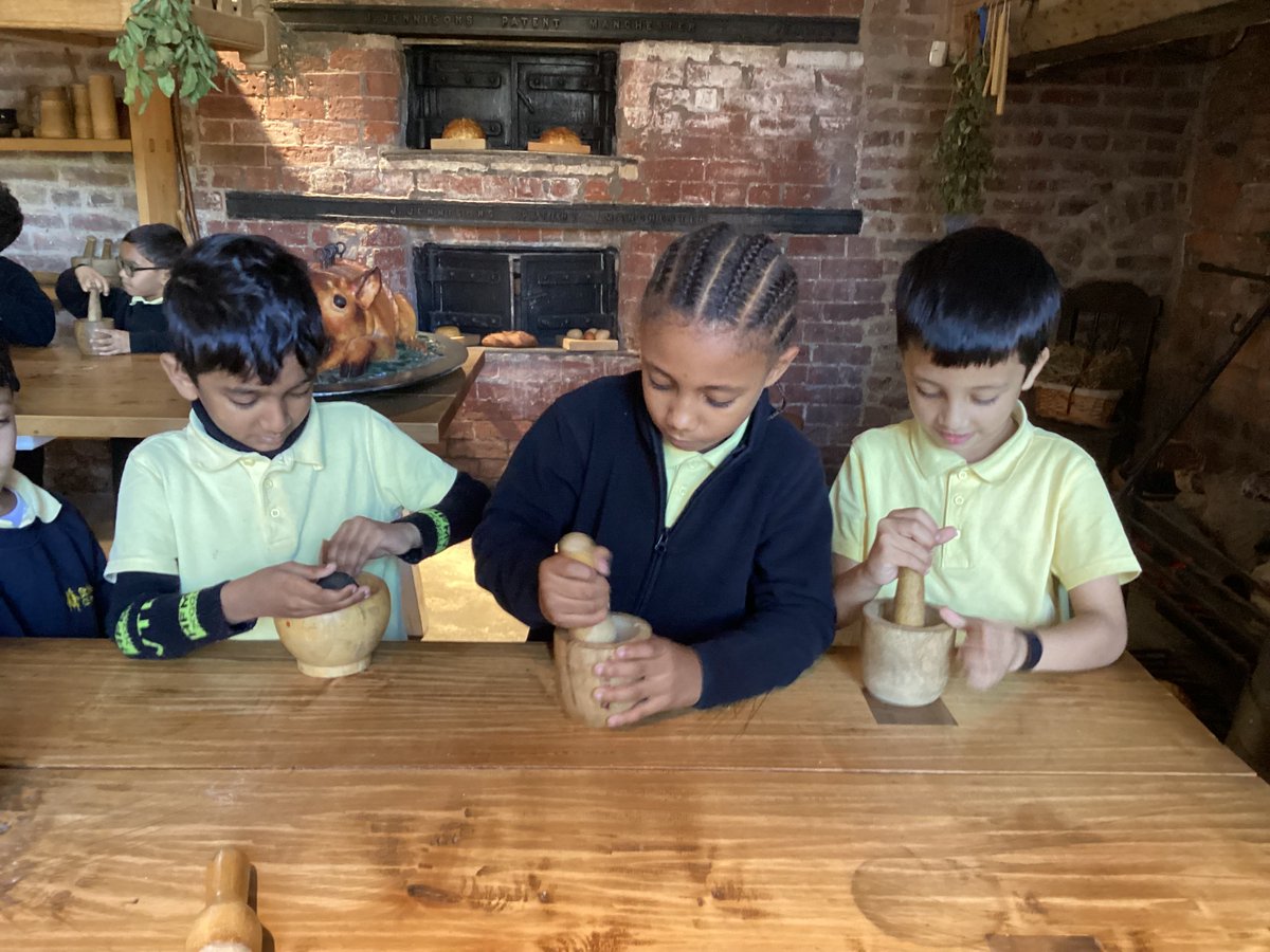 Year 2 had a Tudor-ific trip to Ordsall Hall to learn about life for the rich and the poor during Tudor times. Their behaviour was impeccable and we learned so much!