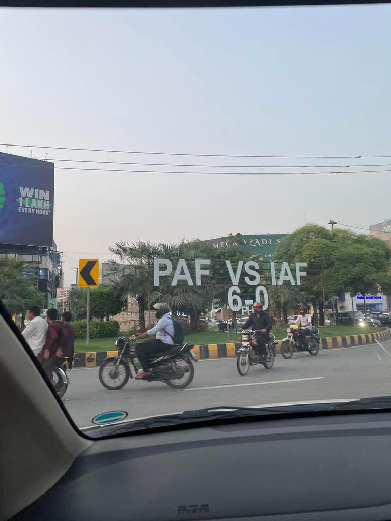 harsh03443's tweet image. Man, this country is beyond shameless, living in delusion. They created their own 6-0 story with media and army support. No wonder Pakistan ranks higher than India on the happiness index. 😭😭😭