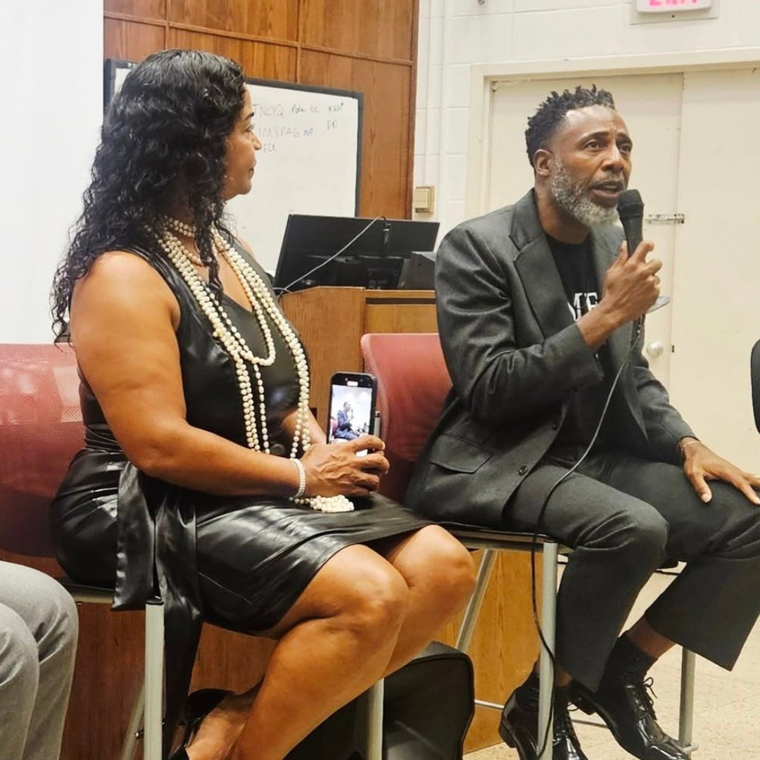 Dr_Andrisse's tweet image. Honored to join Fox &amp;amp; Rob at @HowardU College of Medicine for the screening of Time II: Unfinished Business. 🎥

A night of powerful storytelling, advocacy &amp;amp; community—sparking deeper dialogue on health, justice &amp;amp; inequities.

📘 conta.cc/3VL6dCs

#Time2 #Storytelling