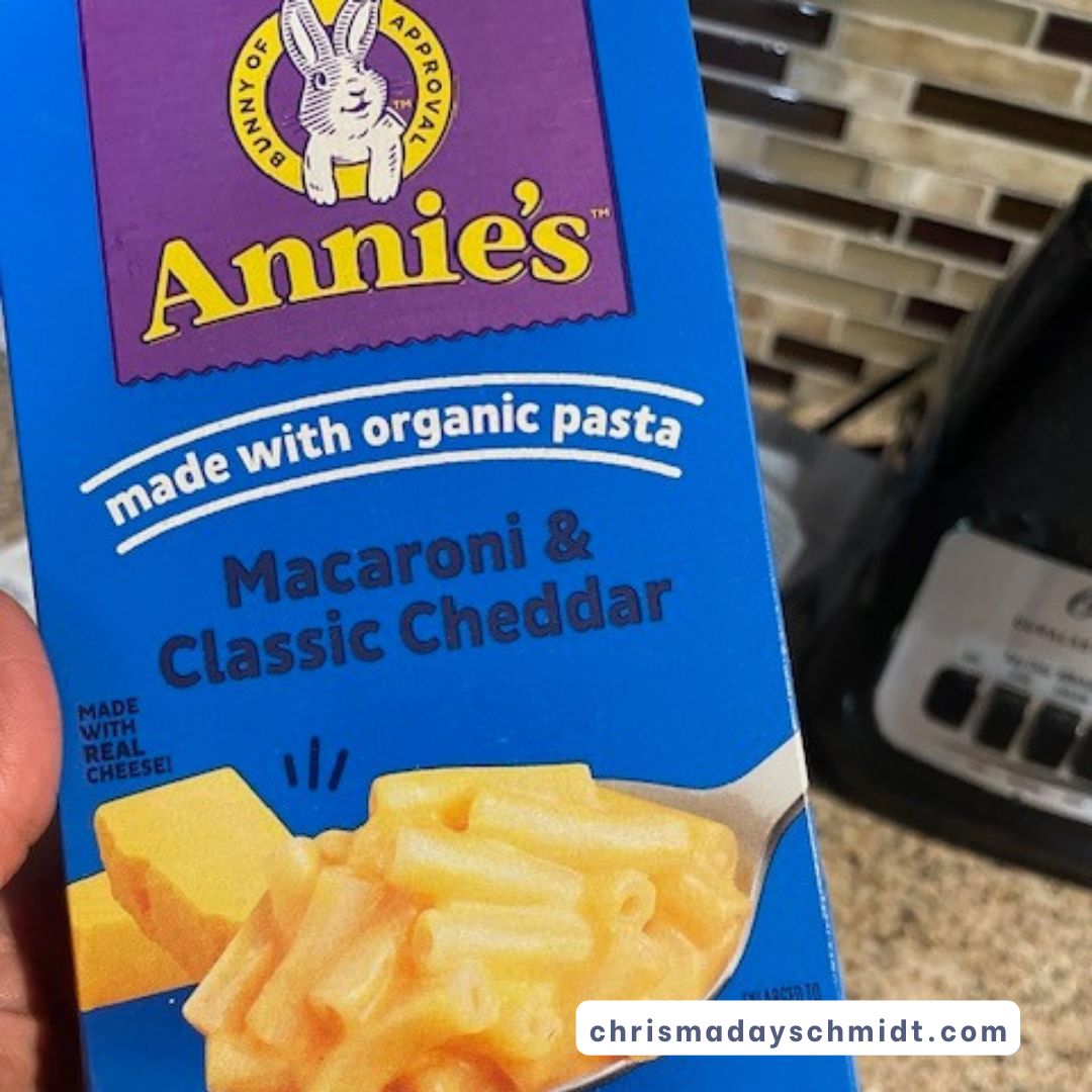 AlwaysWriteTime's tweet photo. Boxed mac & cheese = instant comfort food. ๐ง Whatโs the snack or meal that fuels your messy-draft days? #WritingCommunity #amwriting #MessyFirstDraft #thursdayvibes https://t.co/xYQBdsl4HU