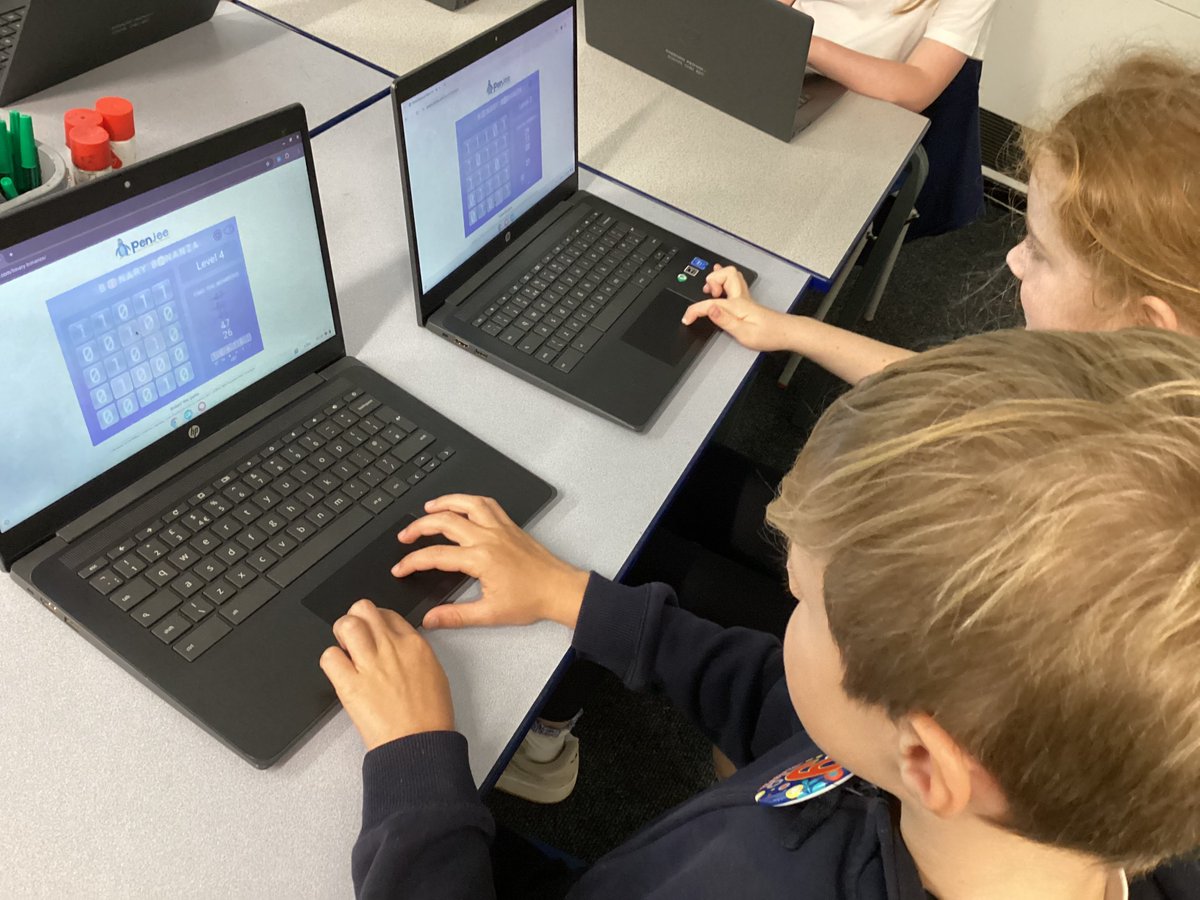 raeburnprimary's tweet image. Year 4 have learnt to count in binary in their computing lesson today.
#RaeburnYear4
#RaeburnComputing