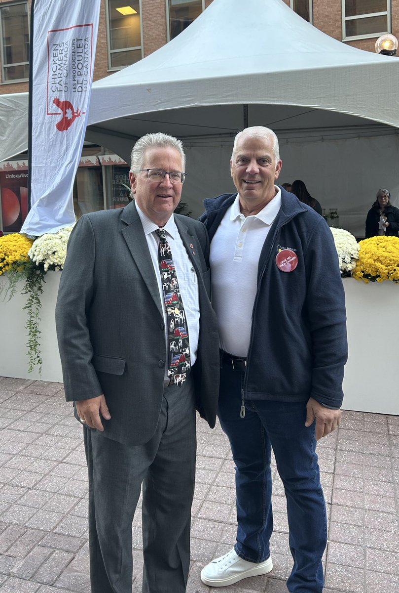 It was great to attend the Downtown Diner this morning to meet with representatives from the Egg Farmers of Canada, the Chicken Farmers of Canada, the Turkey Farmers of Canada and the Canadian Hatching Egg Producers. What a great way to start the day! #OttawaDiner 

<a href="/CHEP_POIC/">The Canadian Hatching Egg Producers</a>