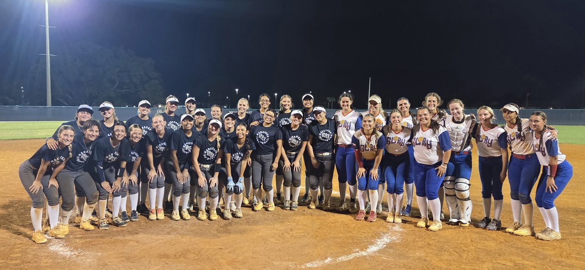 Thank you Coach <a href="/B_Sauerwein22/">Brett Sauerwein</a> and the <a href="/SCFManateesSB/">SCFManateesSB</a> team for a great scrimmage last night. You're an awesome group! Thank you for helping my Glory team get better and to grow ❤️💙