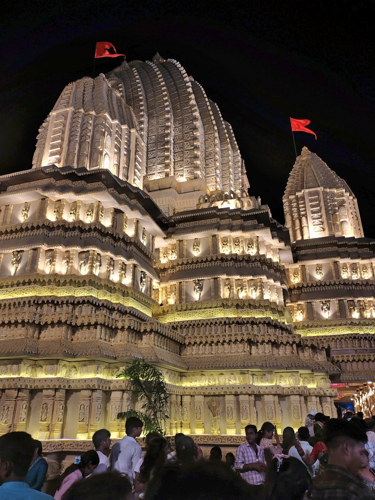 Deeptihelloww's tweet image. Best pendal seen in yearss