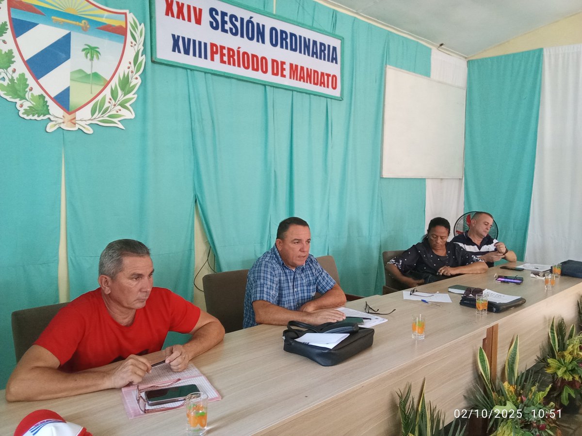 Yusmel_LT's tweet photo. Se realiza el seminario en el municipio Puerto Padre para la contratación agropecuaria del año 2026. El debate ha sido fuerte siempre partiendo de la demanda de alimentos de la población.Producir lo que se necesita es implementar la Ley de Soberanía Alimentaria. #MINAG. https://t.co/w2wJts2DJ0