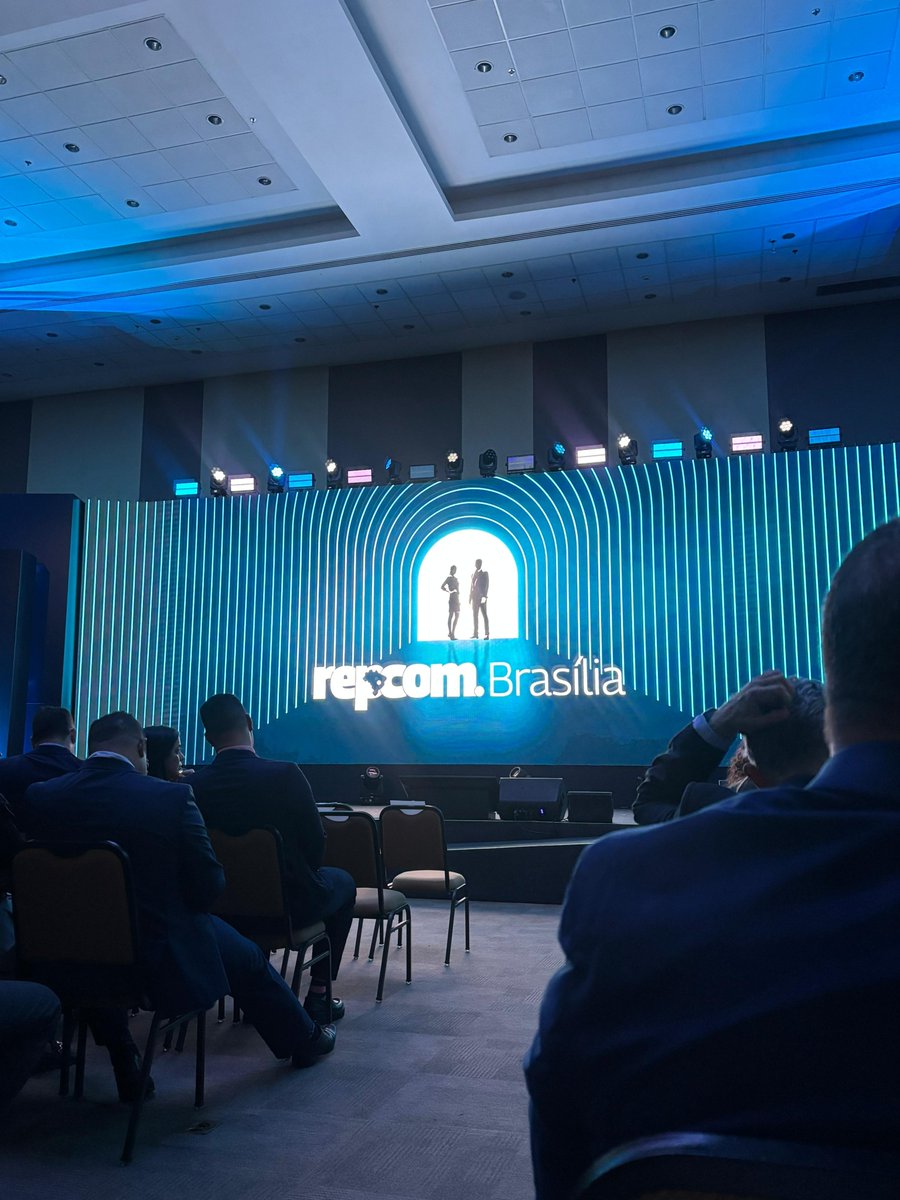 Abracom's tweet image. Ontem ocorreu o #RepCom, da nossa associada @FSB_Oficial, em Brasília - e nossa Diretora Executiva, Sheila Magri, esteve representando a #Abracom, ao lado de Marcos Trindade e Renato Sales! 

Parabéns a todos os envolvidos por promoverem um evento tão rico para o setor!
