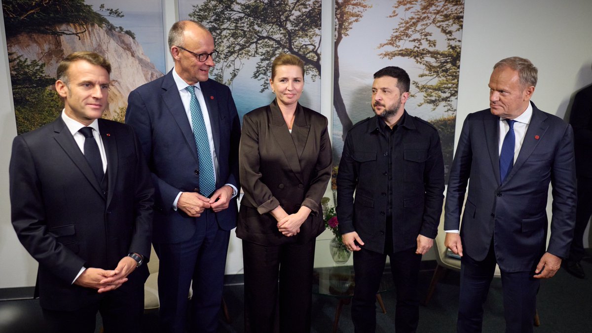 ZelenskyyUa's tweet image. I had a meeting with Prime Minister of Denmark Mette Frederiksen @Statsmin, President of France @EmmanuelMacron, @bundeskanzler Friedrich Merz, and Prime Minister of Poland @donaldtusk.

Russia’s violations of European airspace require an effective response. We are ready to ramp…
