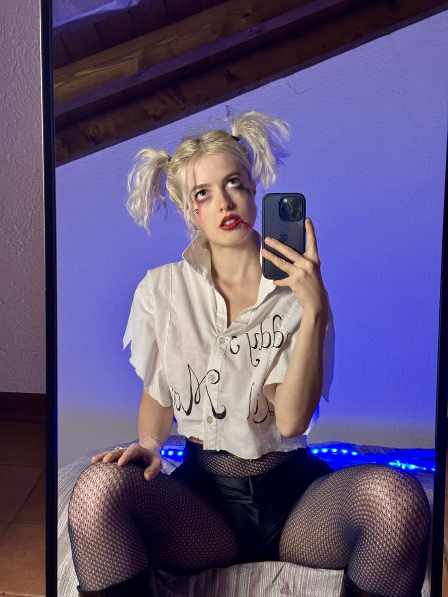 borniebb's tweet photo. 😈
#schoolteens #webcam #nsfwtwt https://t.co/S9vBumoJ4T