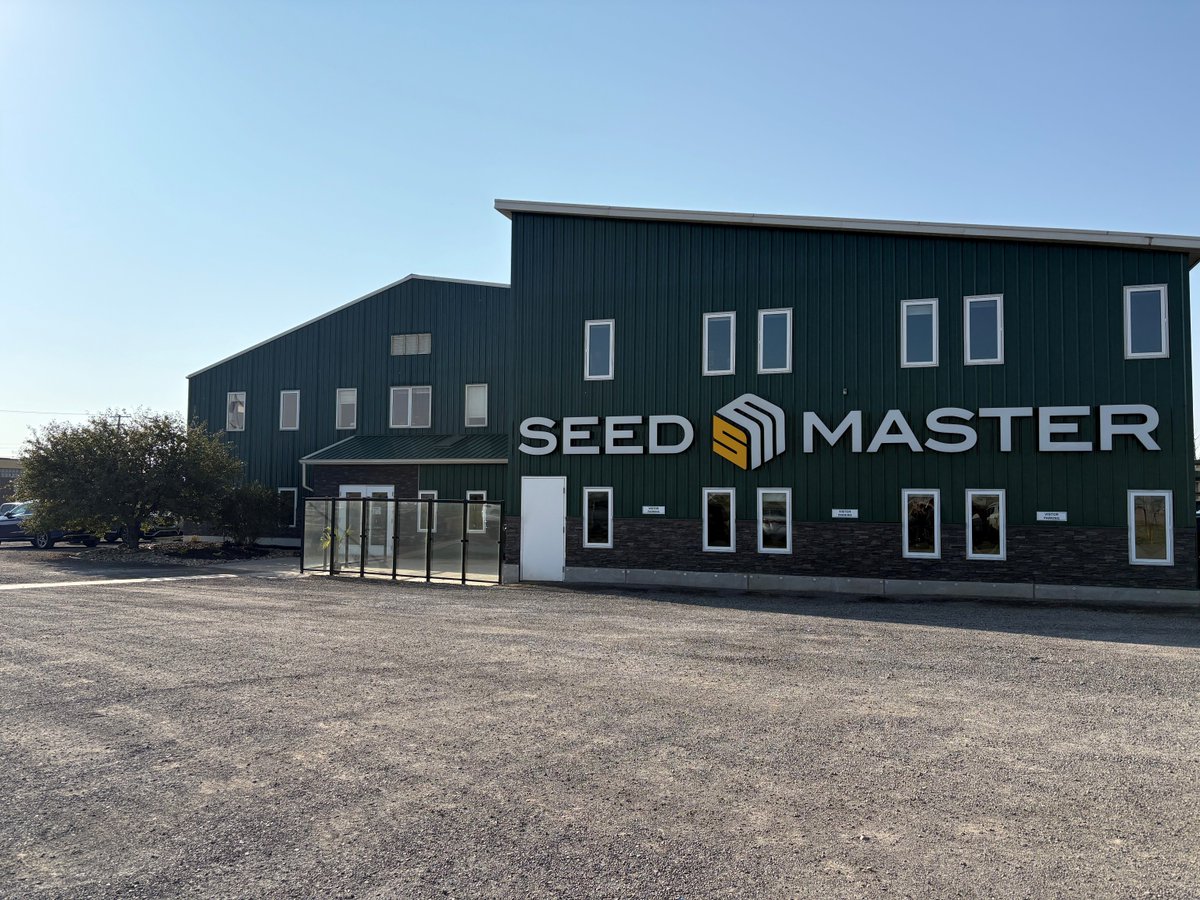 SeedMaster is proudly Canadian! Our company's history is rooted in our founder Norbert Beaujot's mission to find a better way to seed crops without tilling the land, which we continue to deliver in our home in Saskatchewan. Learn more: seedmaster.ca/about-us/