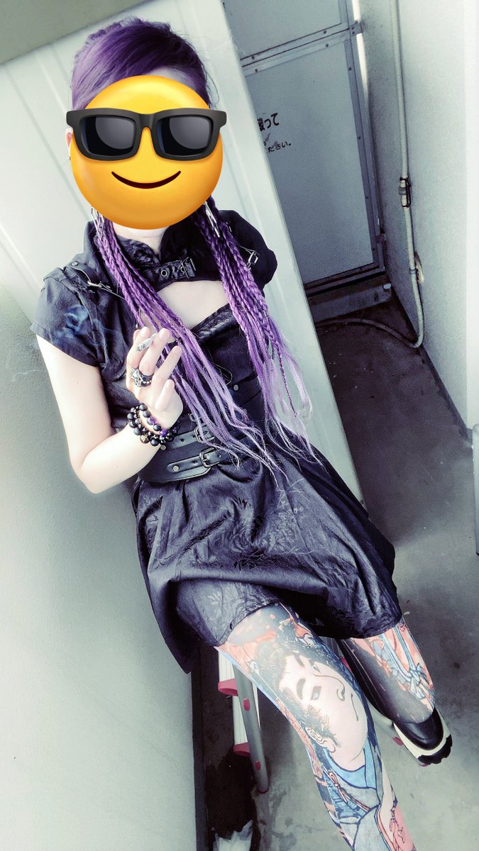 427yrk's tweet photo. @shalmonella 私服で着れない服を売ってる服屋なんて無い😢！！！もう私の服、ここらまだシンプルめなのだけでも全部アウトの可能性しかない...涙出る...(普段着)
こんなに可愛いんだから着なきゃ勿体ないし、ライビュとか絶対着ていいよ😭🙌買い物とかも絶対着ていいよ...😭好きな服、冠婚葬祭以外は着させて欲しい https://t.co/EIYsZdpwPm