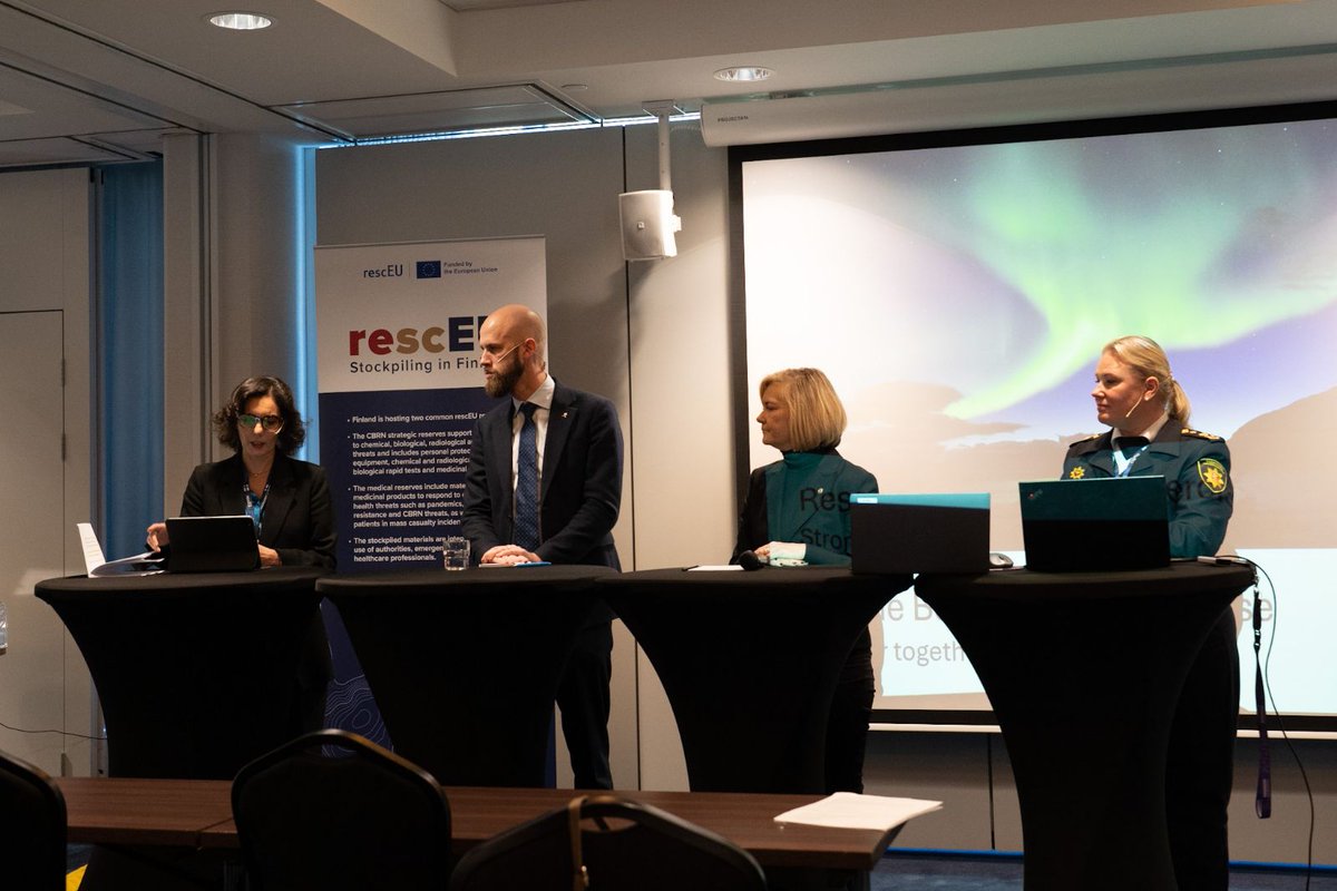 The Rescue Borealis Exercise in <a href="/oulunkaupunki/">Oulun kaupunki, Oulu</a> brought authorities &amp; #rescEU capacities from 🇫🇮🇸🇯🇸🇪🇩🇪 to exercise with business life for a #CBRN situation. Preparedness is done together. Thank you Commissioner
<a href="/hadjalahbib/">Hadja Lahbib</a> and Ministers <a href="/MariPSRantanen/">Mari Rantanen</a> <a href="/CarlOskar/">Carl-Oskar Bohlin</a>
for your visit.