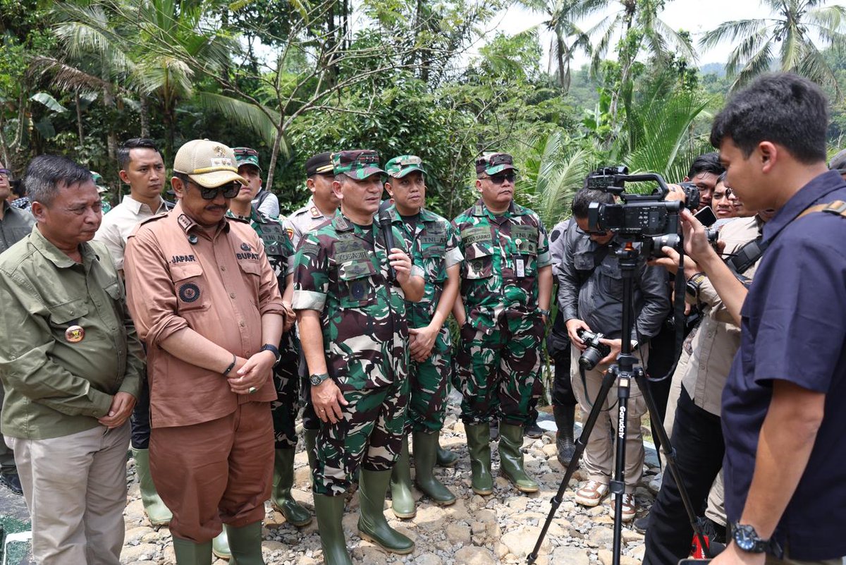 Kemhan_RI's tweet image. Kini, harapan warga Desa Gunung Tanjung, Wangunsari, Gunung Kramat, dan Cikelat akhirnya terwujud melalui akses kokoh yang memperlancar mobilitas, mendukung pendidikan, dan mendorong pertumbuhan perekonomian.

#Kemhan #KemhanRI #JembatanGaruda