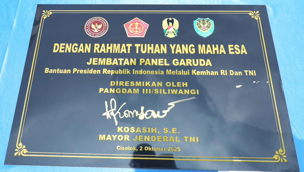 Kemhan_RI's tweet image. Kini, harapan warga Desa Gunung Tanjung, Wangunsari, Gunung Kramat, dan Cikelat akhirnya terwujud melalui akses kokoh yang memperlancar mobilitas, mendukung pendidikan, dan mendorong pertumbuhan perekonomian.

#Kemhan #KemhanRI #JembatanGaruda