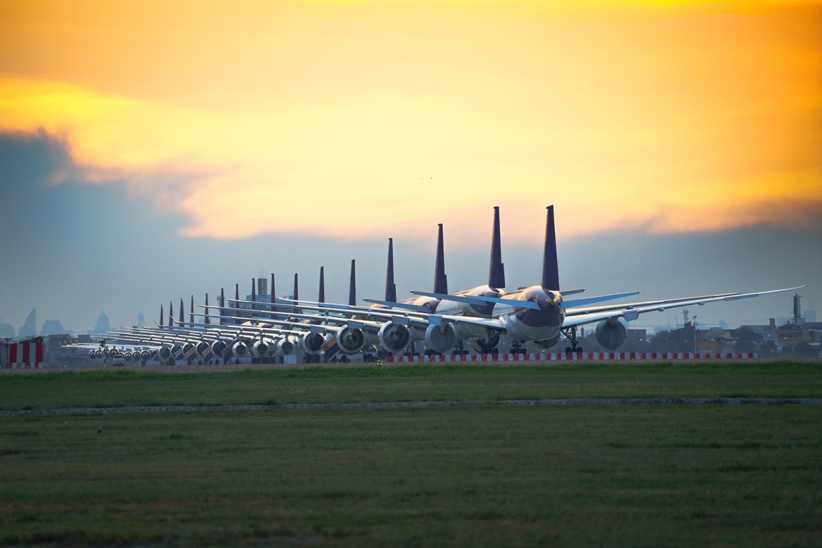 CATCA5454's tweet photo. What are the implications of a U.S. government shutdown  for Air Traffic Control? In a nutshell: 

Controllers working without pay = stress on workforce
Expect morale, retention, and absentee‐rates to be stressed, especially if the shutdown drags on.

Reduced support & backup functions
With support staff furloughed, incident response, maintenance, and oversight will be stretched. That reduces resilience in degraded or high workload operations.

Hiring & training stalls
The delay or suspension of recruitment and training aggravates the bottleneck in replenishing the workforce. The existing shortage worsens. 

Prioritization of essential functions
Only critical safety and operational work remains. Projects, system upgrades, modernization plans, non-urgent certification tasks may get deferred.

Operational slowdowns or capacity reductions
To maintain safety margins, traffic levels may need to be constrained or set back. Delays and cancellations are more likely, especially in congested airspace.

Ripple effects beyond the U.S.: 

Cross-border traffic & flows: Canadian air traffic and flights flying into or near U.S. airspace may face knock-on delays or flow restrictions (e.g. ground delay programs).

Shared systems & coordination: When U.S. modernization or system upgrades pause, interoperability or coordination with Canadian systems may slow down.

Worsening staffing gaps: A prolonged shutdown exacerbates the existing shortage problem - delaying recruitment and training means fewer controllers in the pipeline when things resume.

Recovery lag
Once funding returns, it will take time to catch up: training, certifications, maintenance backlog, rehiring - everything takes longer after a pause.

_______________

Quelles sont les implications d'un arrêt des activités du gouvernement américain  pour le contrôle aérien ? En bref :

Contrôleurs travaillant sans salaire = stress pour le personnel
Il faut s'attendre à une baisse du moral, du taux de rétention et à une augmentation du taux d'absentéisme, surtout si l'arrêt des activités se prolonge.

Réduction des fonctions de soutien et de secours
Avec le personnel de soutien en congé forcé, les interventions en cas d'incident, la maintenance et la surveillance seront mises à rude épreuve. Cela réduit la résilience dans les opérations dégradées ou à forte charge de travail.

Stagnation du recrutement et de la formation
Le retard ou la suspension du recrutement et de la formation aggrave le goulot d'étranglement dans le renouvellement du personnel. La pénurie existante s'aggrave.

Priorisation des fonctions essentielles
Seuls les travaux critiques liés à la sécurité et aux opérations sont maintenus. Les projets, les mises à niveau des systèmes, les plans de modernisation et les tâches de certification non urgentes peuvent être reportés.

Ralentissement des opérations ou réduction des capacités
Afin de maintenir les marges de sécurité, il pourrait être nécessaire de limiter ou de réduire le trafic. Les retards et les annulations sont plus probables, en particulier dans les espaces aériens encombrés.

Répercussions au-delà des États-Unis :

Trafic et flux transfrontaliers : le trafic aérien canadien et les vols à destination ou à proximité de l'espace aérien américain pourraient subir des retards ou des restrictions de flux (par exemple, des programmes de retards au sol).

Systèmes partagés et coordination : lorsque la modernisation ou la mise à niveau des systèmes américains est interrompue, l'interopérabilité ou la coordination avec les systèmes canadiens peut ralentir.

Aggravation des pénuries de personnel : un arrêt prolongé exacerbe le problème actuel de pénurie - le retard dans le recrutement et la formation signifie qu'il y aura moins de contrôleurs disponibles lorsque les activités reprendront.