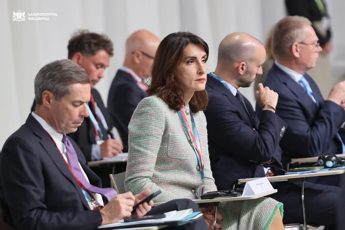 🇬🇪 PM Irakli Kobakhidze and the Georgian delegation took part in the 7th #EPCSummit in Copenhagen. Grateful for the warm reception and meetings with Their Majesties the King and Queen of Denmark, as well as the Prime Minister of Denmark <a href="/Statsmin/">Statsministeriet</a>. The intensive program of the