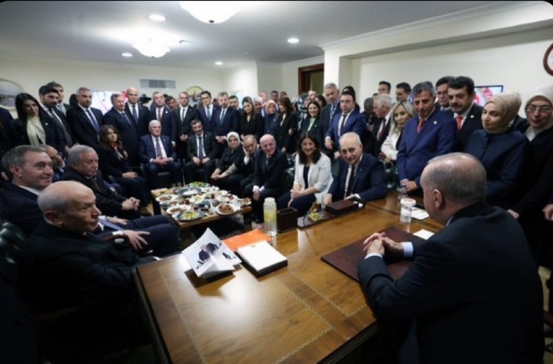 Bu millet ilk seçimde bu sözde muhaliflerin hepsini süpürür.
Kimse merak etmesin.
#merakım seçimden sonra nasıl kıvıracaksınız..