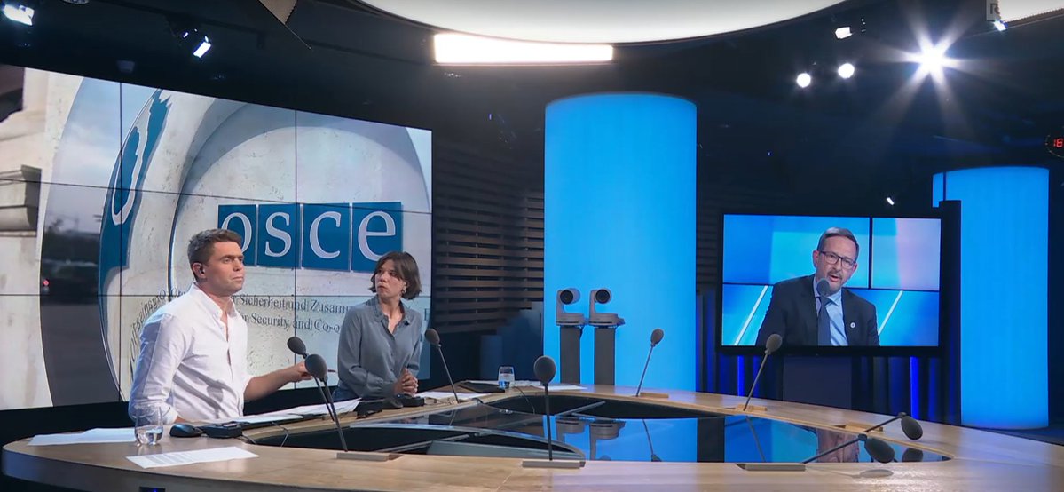 TheGCSP's tweet image. Ambassador @ThGreminger, was featured in the @RadioTeleSuisse programme &quot;Forum&quot; to discuss the possible implications of the drones sighted in the European Union&apos;s airspace, in 🇩🇰 🇷🇴 🇵🇱 &amp;amp; what this could mean from a security perspective.

Watch/listen here: bit.ly/3IGK0T6