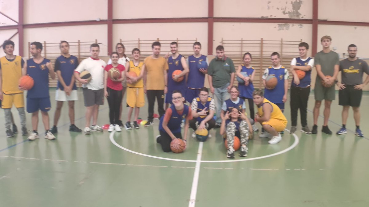 Hoy, #IFE+16 y #AulaEnclave ha participado en la primera sesión del #ProyectoSUMA. Una experiencia enriquecedora e inclusiva: cada uno aporta y crece a su ritmo, fomentando el cooperativismo y el compañerismo. ¡Un gran comienzo lleno de ilusión y compromiso!" <a href="/ChorenJavi/">Jɑvi Choren</a>
