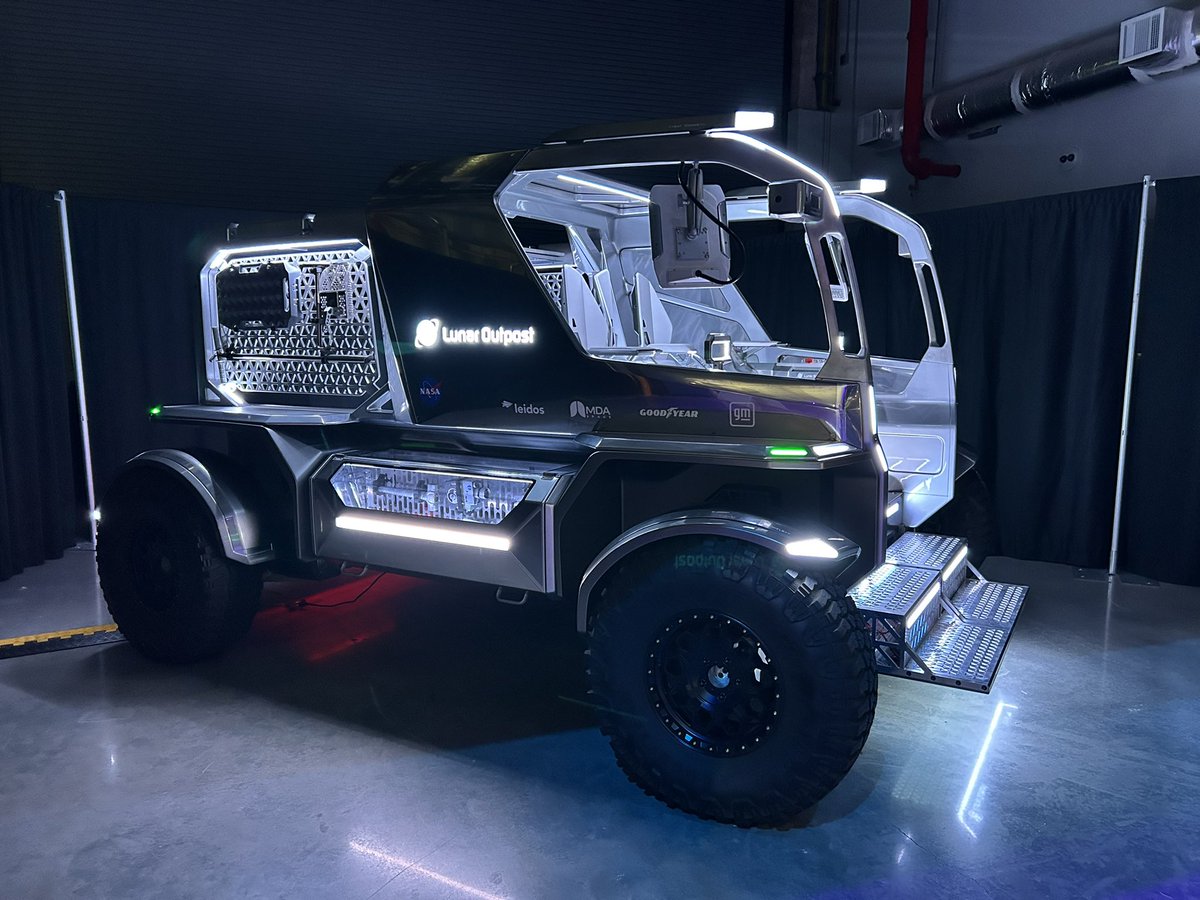 The Eagle has landed! 🦅 The Eagle Lunar Terrain Vehicle from <a href="/LunarOutpostInc/">Lunar Outpost</a> that is. 🌙 See it on display inside Gateway: The Deep Space Launch Complex until Oct. 10!