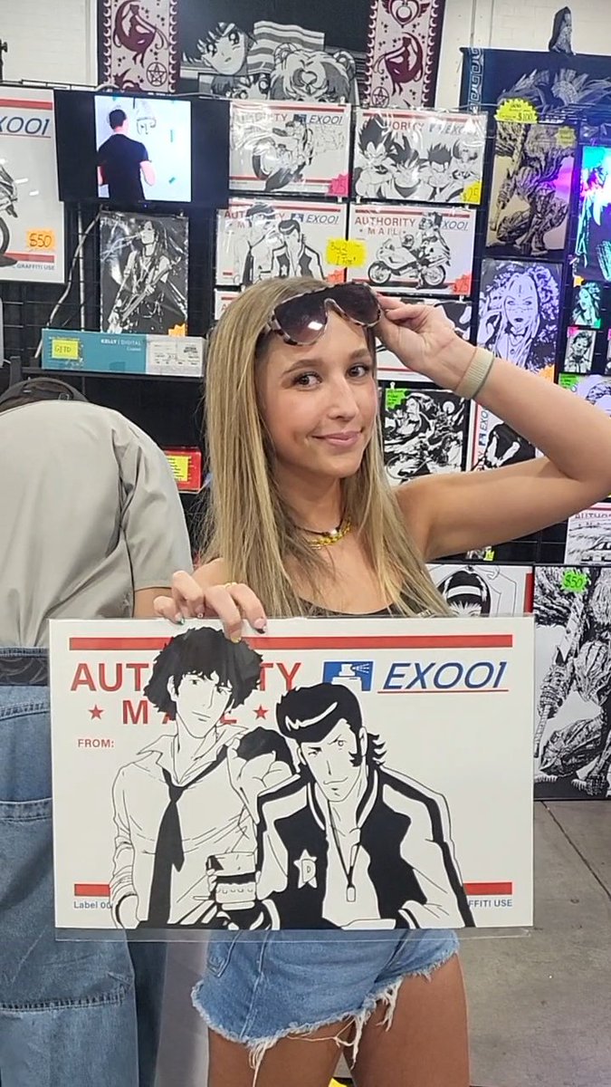 EX001Store's tweet photo. FANX is just a memory now, but a magnificent one! Here are our happy customers. https://t.co/iEdOw6UHzg