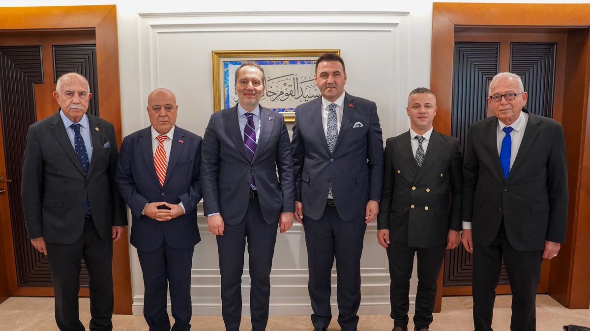 StkRefah38315's tweet photo. Tümkon Genel Başkanı Sami Atıcı ve yönetim kurulu üyeleri Genel Başkanımız Dr. Fatih Erbakan’ı ziyaret etti. https://t.co/0oGoB9IkMf