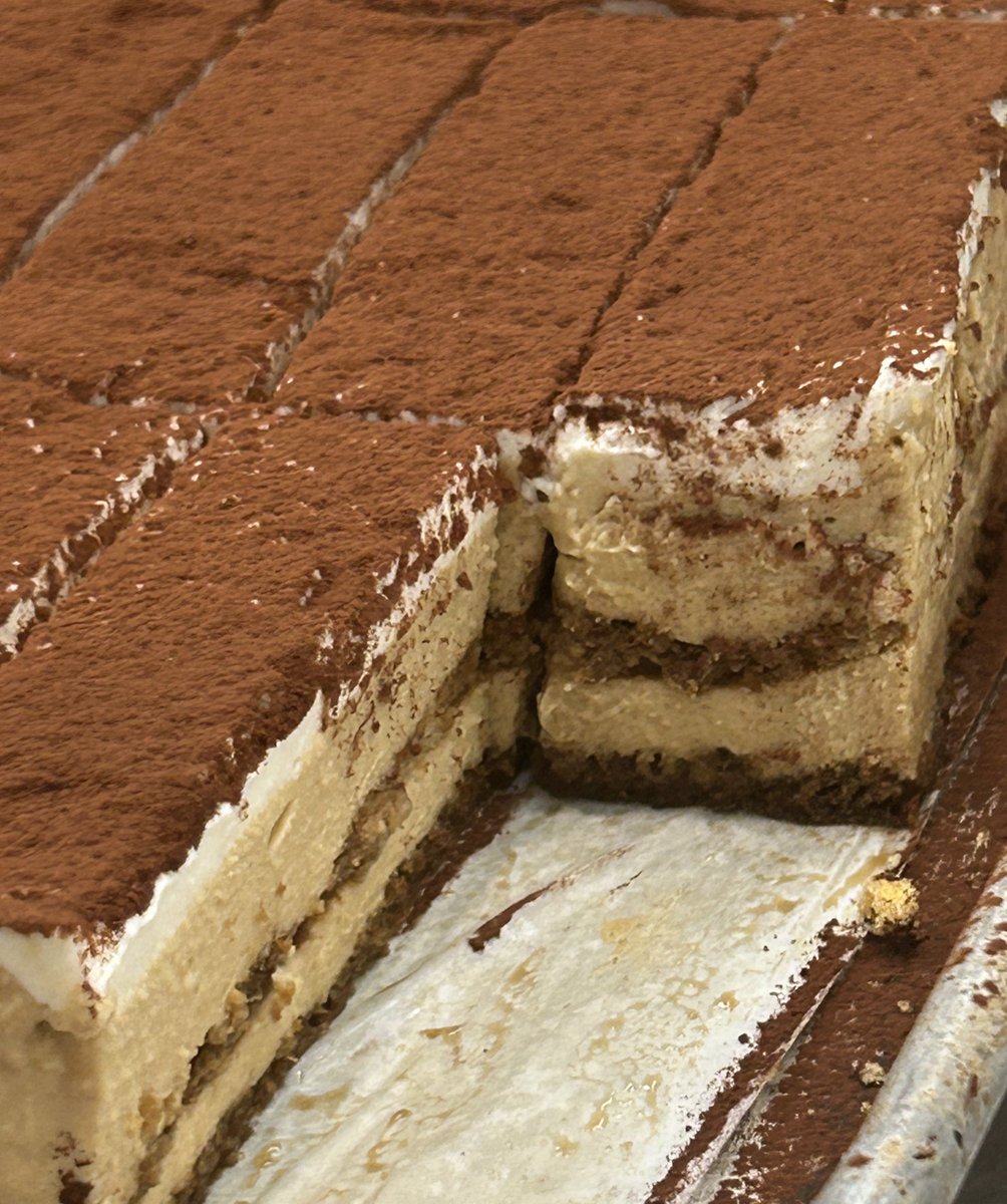 whiskingit_'s tweet photo. goodmorning #bakingtwt!! Here’s one my fav desserts ☕️ https://t.co/ToAUz685wN