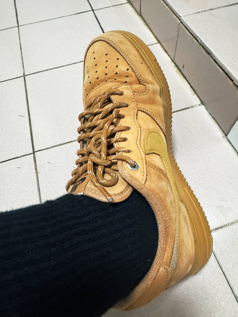 wth03407113's tweet photo. 猜猜会发生什么🥵#nike #af1 #airforce1 https://t.co/IervFxiaRg