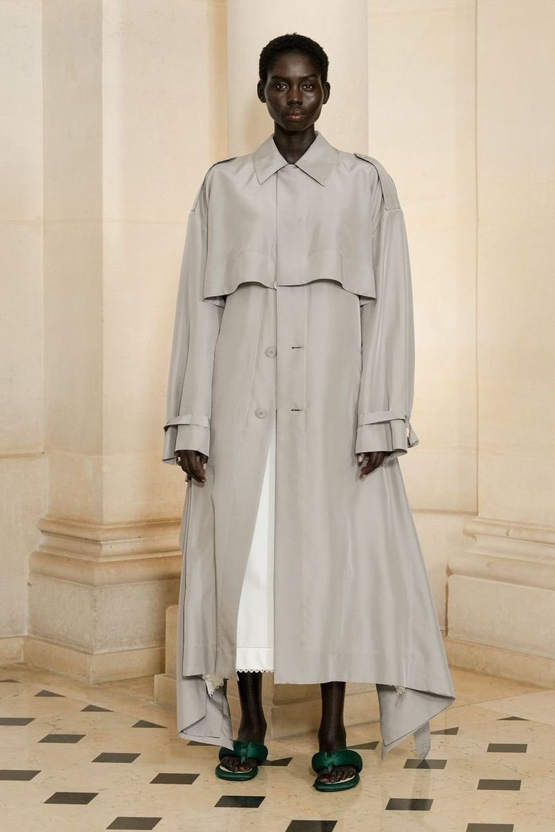 correctmodel's tweet image. - CARVEN BY MARKHOWARDTHOMAS
#CARVEN #PFW #PARISFASHIONWEEK #FASHIONWEEK