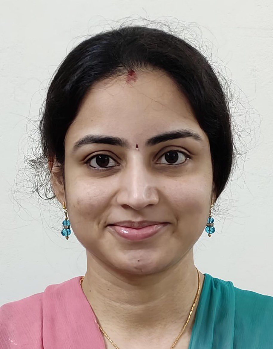 एक तरफ ग्लैमर, दूसरी तरफ ज्ञान। मीडिया सारा तेंदुलकर जैसे सेलिब्रिटी किड्स के पीछे भागती है, पर डॉ. संध्या शेनॉय जैसे वैज्ञानिकों को भूल जाती है। स्टैनफोर्ड ने उन्हें तीन साल से टॉप 2% वैज्ञानिकों में शामिल किया।असली सम्मान वैज्ञानिकों को मिलना चाहिए!