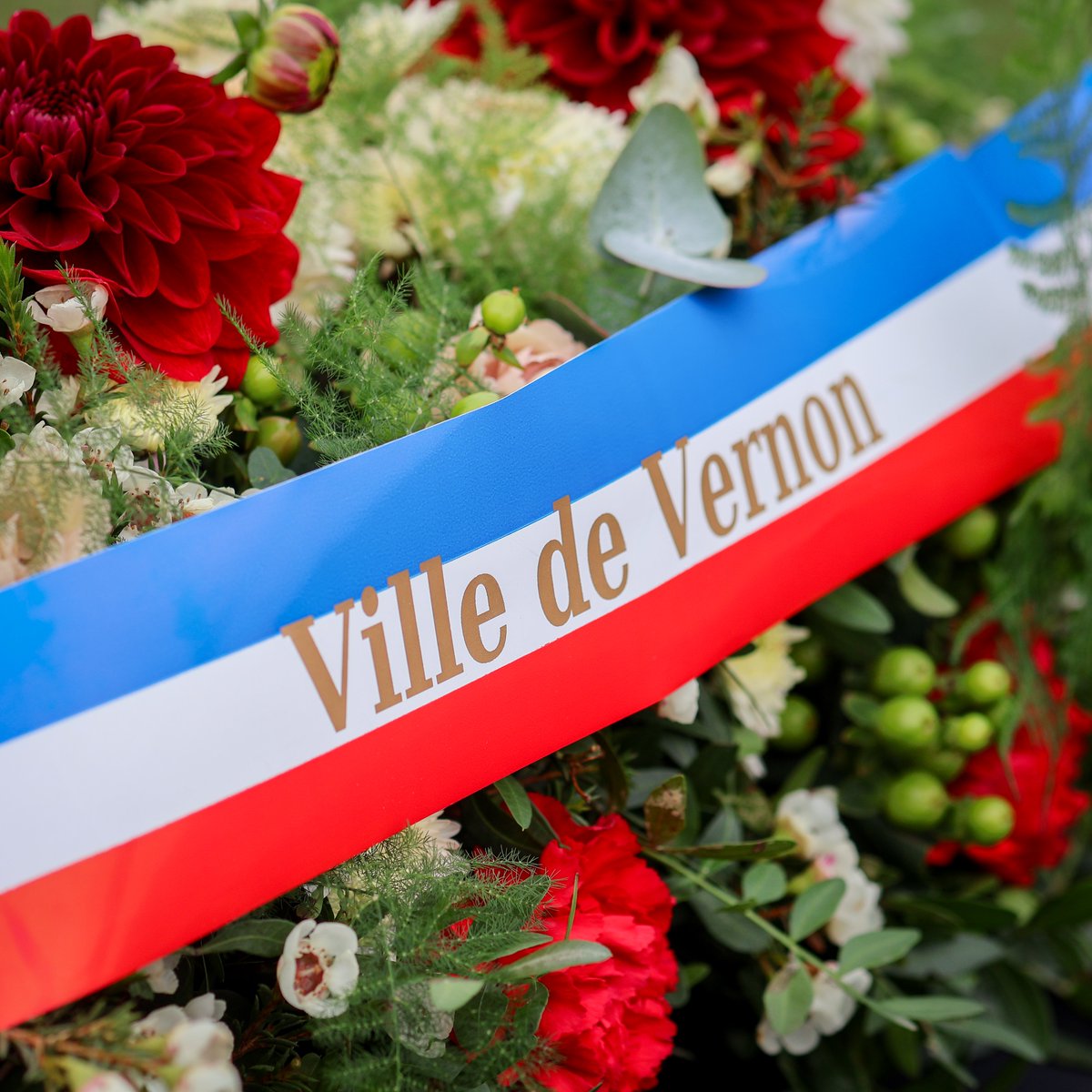 📸 Retour en images sur la cérémonie du 25 septembre en hommage aux Harkis, aux Moghaznis et aux personnels des diverses formations supplétives.
Elle s'est tenue en présence des élus de la ville, des représentants des associations patriotiques, représentants des corps constitués