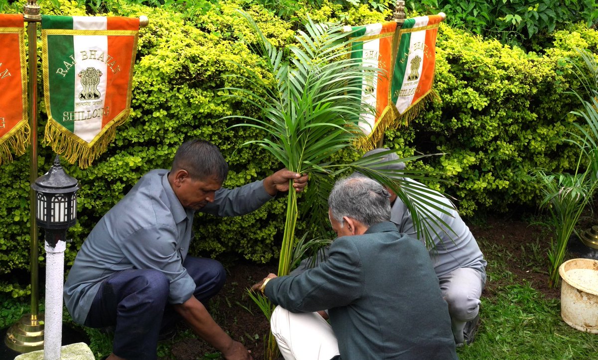 On Gandhi Jayanti, The Hon’ble Governor of Meghalaya, Shri C.H. Vijayashankar planted a tree at Raj Bhavan, Shillong, reinforcing the message of sustainability and harmony with nature. 🌱🌿