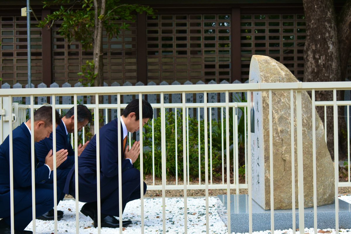 和歌山市から大阪へ。大阪護国神社の安倍晋三元総理顕彰碑を参拝し、国