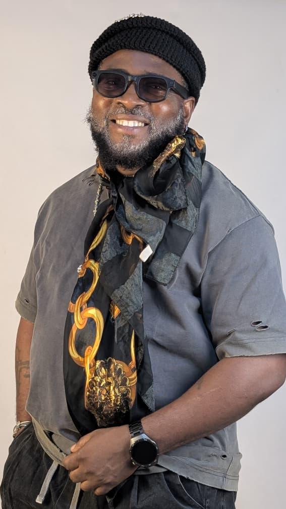 ExtraSportsNG's tweet image. extrasportnigeria.com/2025/10/02/afr…

Afrobeat banging the right notes in Nigeria – Puffy Tee

One of Africa&apos;s leading music producers, singer, and entrepreneur, Temidayo Joseph Babatope, also known as Puffy Tee, says Afrobeat music is hitting the right notes
#ALMANAK #batchb #anambra