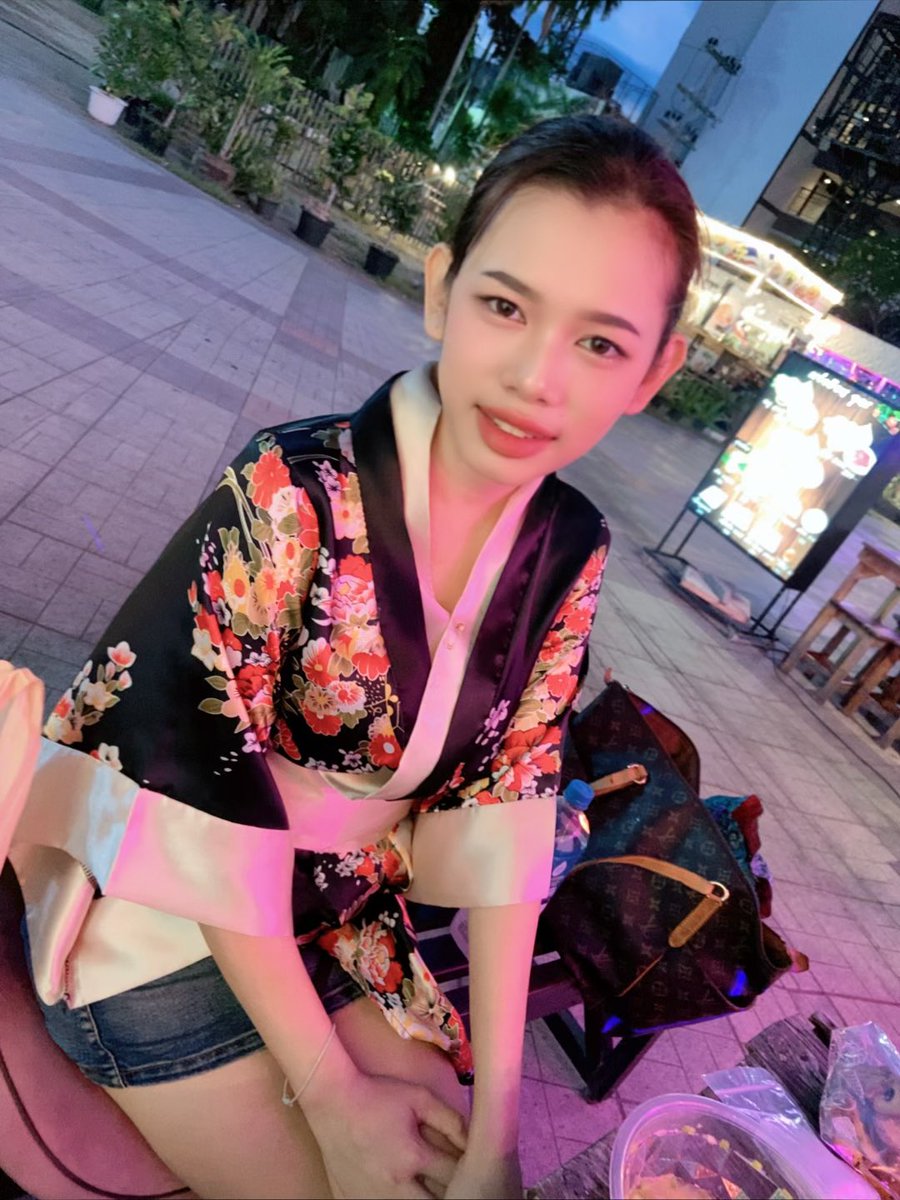 Sexy_Kabuki's tweet photo. Kabuki bar. #karaoke #pattayacity #nicelady #goodpromotion  #japanesefood https://t.co/ZRshhHjxTv