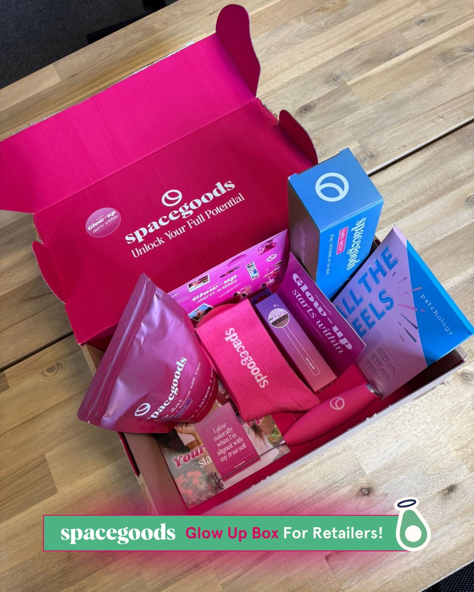 GoodFoodGroup_'s tweet image. Getting a retail buyer’s attention isn’t easy… but it can make all the difference.

That’s why our team worked with Spacegoods to create this Glow Box! A vibrant, unmissable package sent straight to retail buyers to showcase their latest launch, Glow Dust ✨

#spacegoods