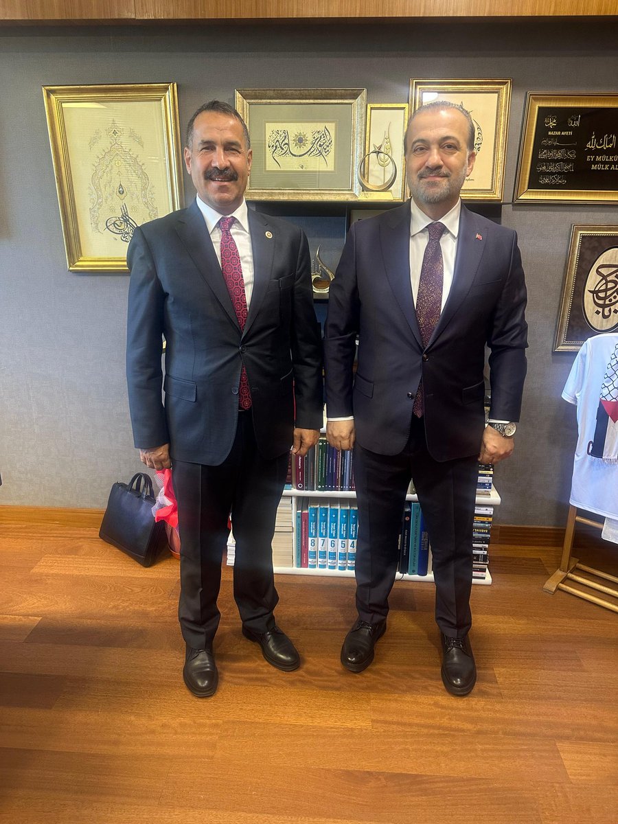 AK Parti Kocaeli İl Başkanımız Sayın Şahin Talus'u gazi meclisimizde ağırlama mutluluğunu yaşadık. 

Kıymetli başkanımıza nazik ziyaretleri için çok teşekkür ediyorum.