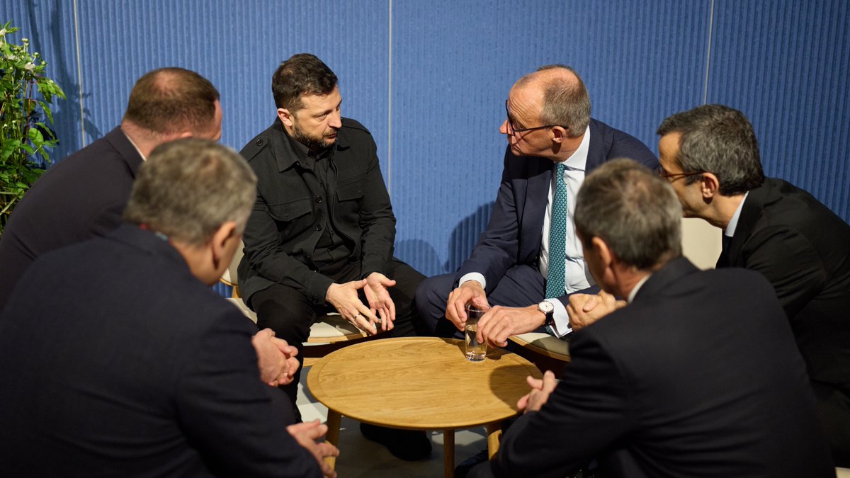 ZelenskyyUa's tweet image. During our meeting with @bundeskanzler Friedrich Merz, I gave him a brief overview of our key needs.
We discussed strengthening Ukraine’s air defense, including the supply of Patriot systems and compatible missiles, implementing the PURL initiative, using frozen Russian assets…