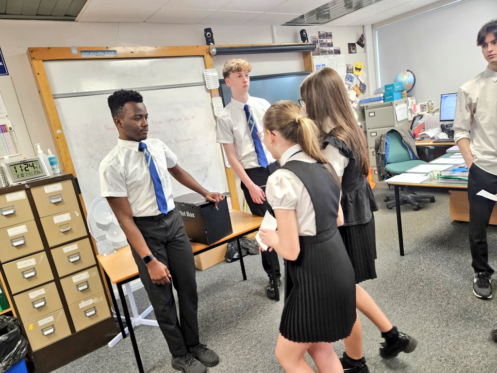 BrannockSS_RMPS's tweet image. Pupil Council elections 2025-26 are well underway. Led fantastically by our S6 leadership class. Results to be announced next week, watch this space! Go Team Brannock! @brannock_high