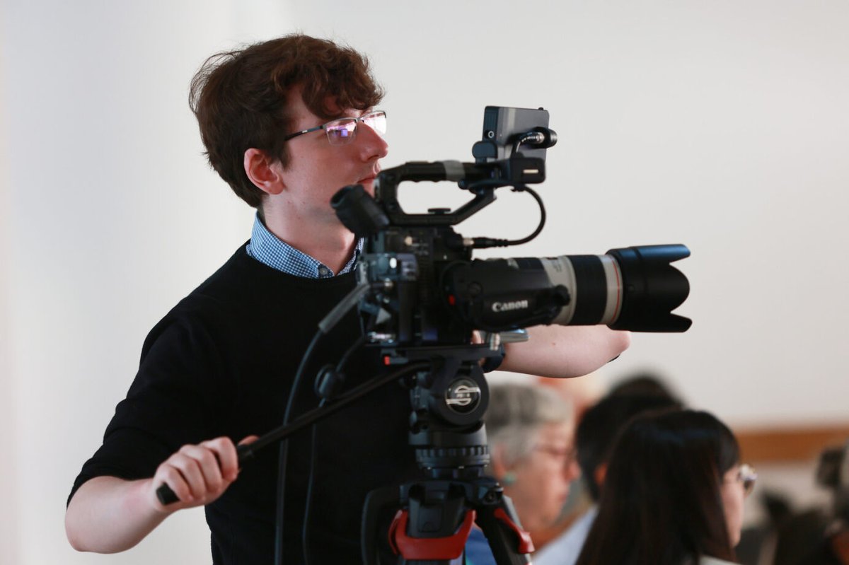 1WimpoleSt's tweet image. 🎤 Soundcheck? Sorted.
 🎥Hybrid setup? No problem.
 🔌On-site team, less carbon emissions.

Our in-house AV team is the engine behind smooth presentations, clear audio, seamless streaming, and stress-free hybrid events.

#EventProfs #AVSupport #HybridEvents #LondonVenues