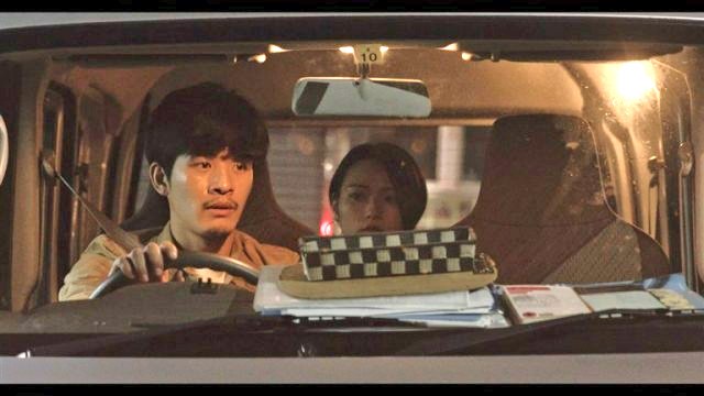 ta2mix910remix's tweet image. #画像４枚で映画の余韻に浸る👀

『#Sappy』🚘

タイトルだけで見始め、初見のキャストばかりで、そう来ましたかと…夜の渋谷界隈を舞台に、あの『ファイト・クラブ』の影響は色濃く、『タクシードライバー』の隠し味もあり、クライマックスがチープで苦笑だけど、それも含めてのタイトルなのかも☺