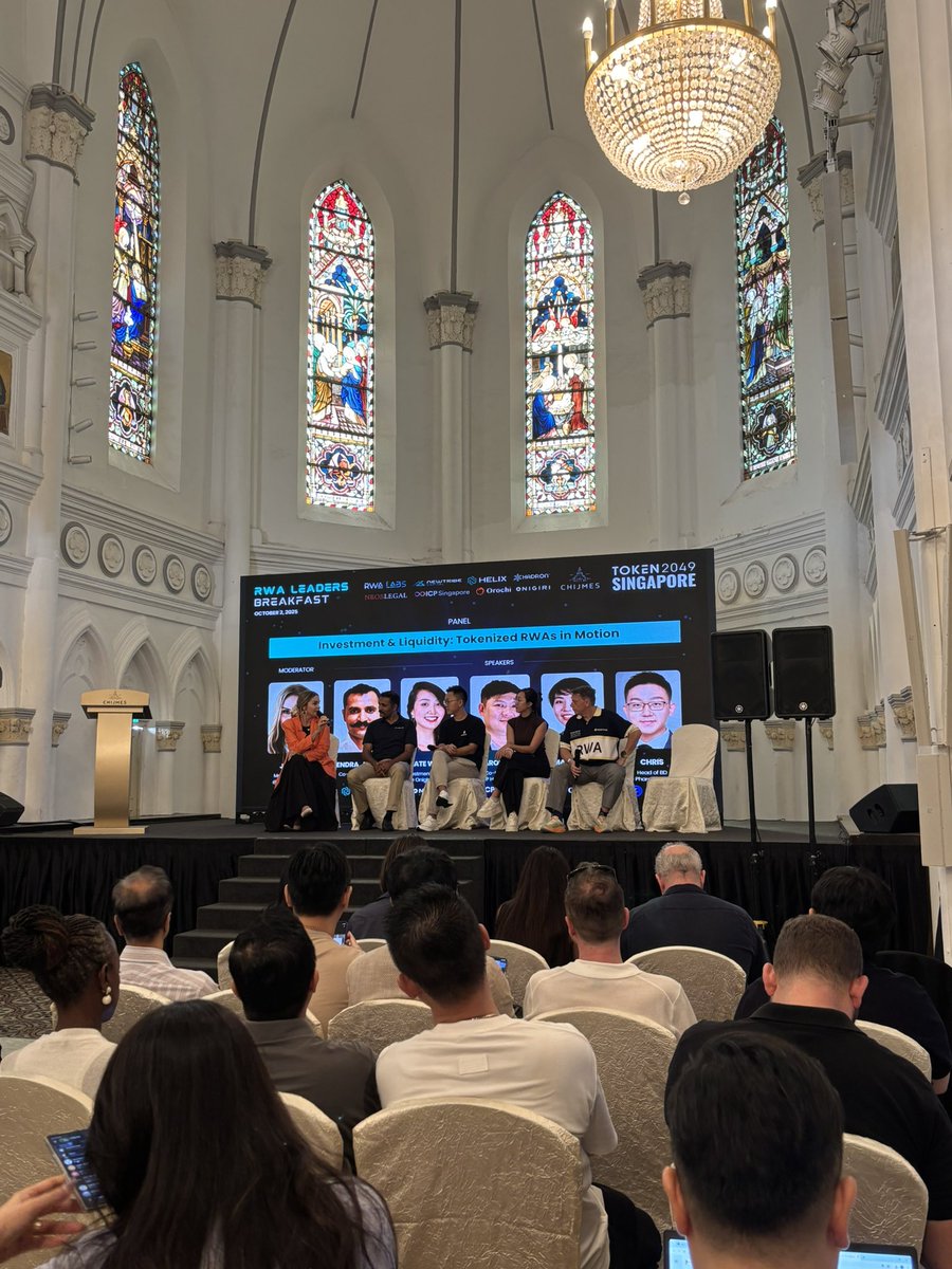 inesyongdao's tweet image. First time at RWA Leaders Breakfast inside a 1941 church ⛪ #Chijmes during #TOKEN2049.
It’s been a long journey, but #RWA has finally become the narrative in 2025.
Amazing building, great conversations with smart people all around , love the vibes ❤️
