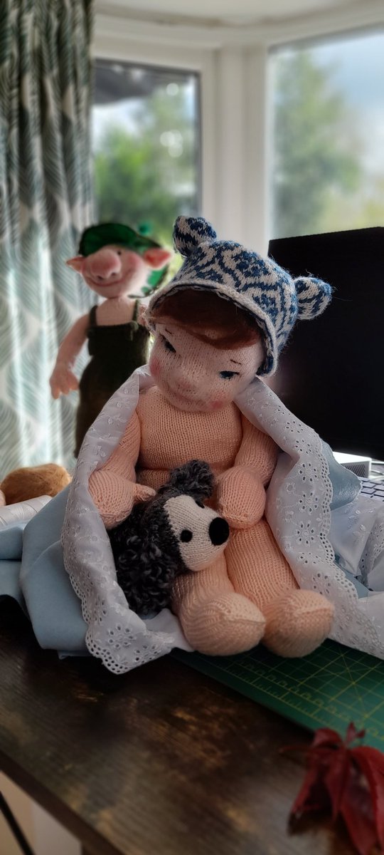 This little  figure seemed to whisper a story of its own, a tale of craftsmanship, nature and the quiet beauty of handmade world.
#knitting
#knitteddoll
#dollmaker
#handmade
#knitting
#loveknitting